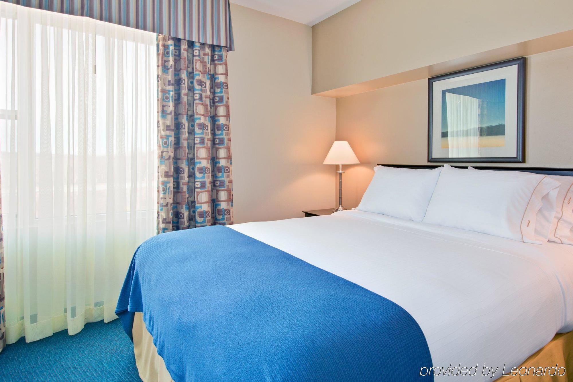 Chateau Bedford Trademark Collection By Wyndham Hotel Halifax Room photo